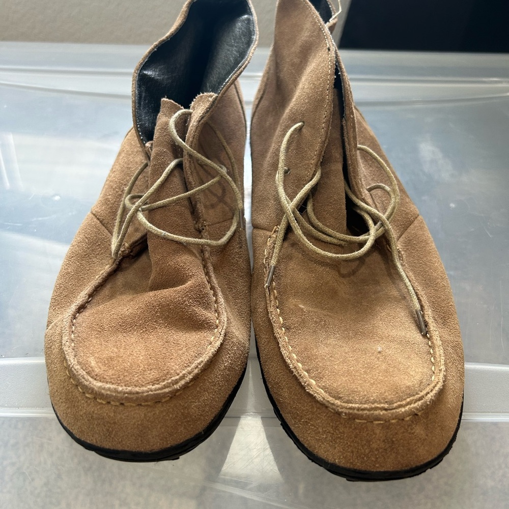 Lands' End Tan Boat Shoes with Classic Design